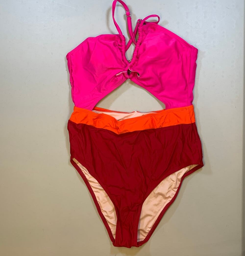 NWT Cupshe‎ Color Block One Piece Swimsuit Size Medium